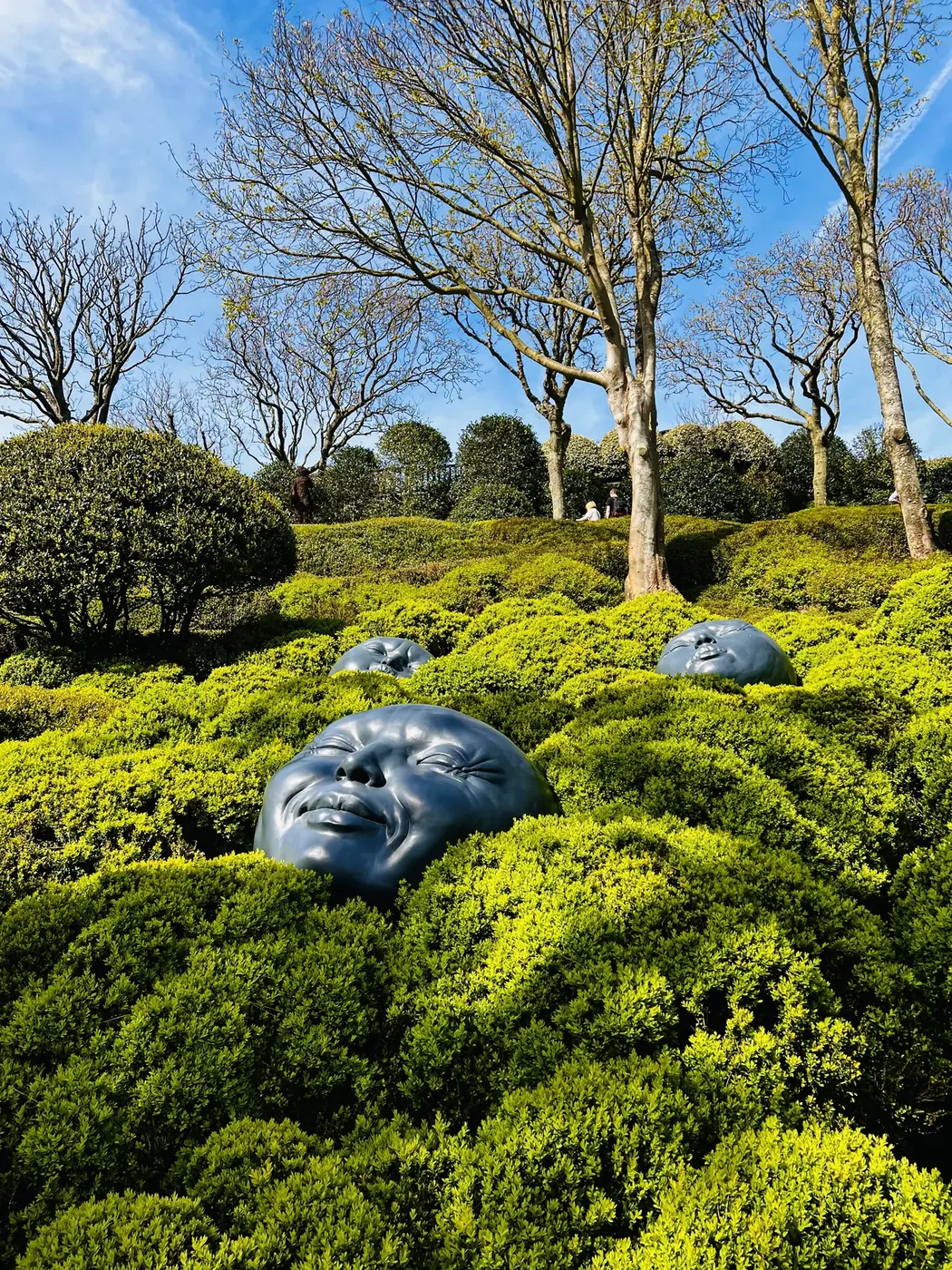 Sculptures among the greenery in the Étretat Gardens